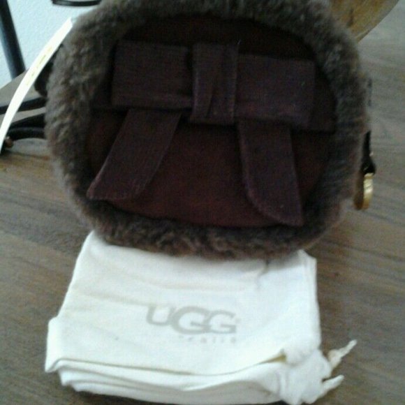 NWT UGG Australia Bailey Bow Corduroy Zip Crossbody Chocolate - Picture 4 of 6